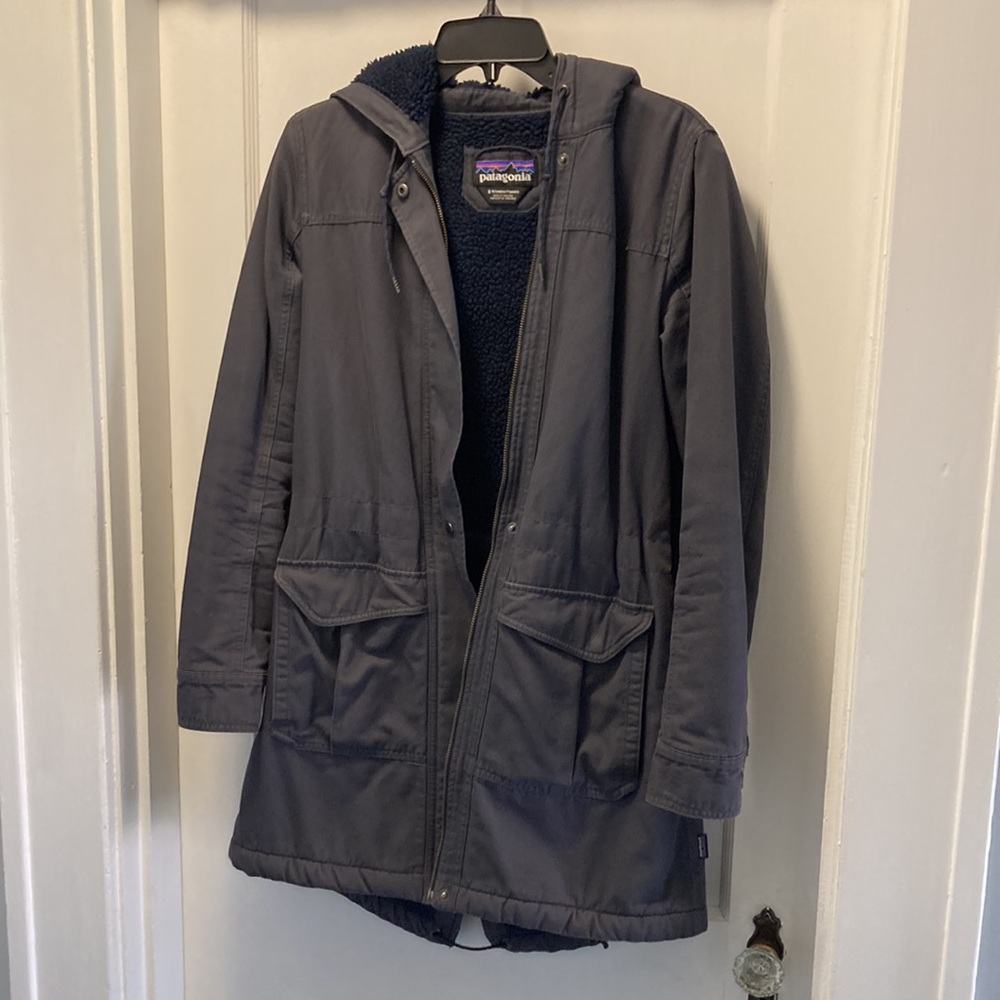 Patagonia Women’s Insulated Prairie Dawn Parka, small, navy